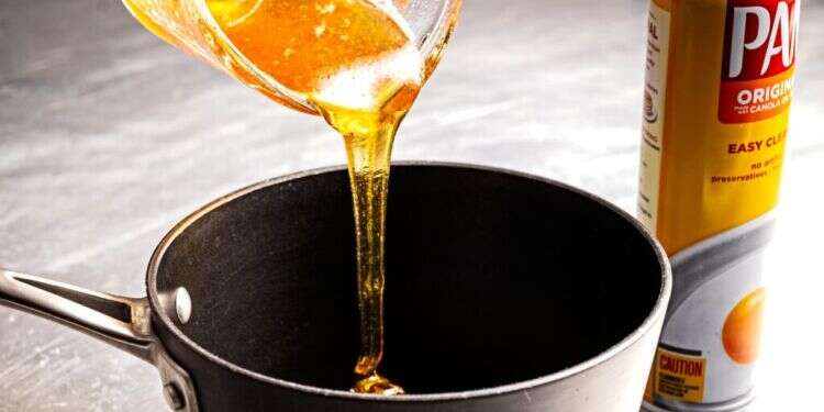 צילום: Scott Suchman for The Washington Post; food styling by Lisa Cherkasky for The Washington Post טריק פשוט: איך מודדים רכיב דביק במתכון – בלי שיידבק לכוס