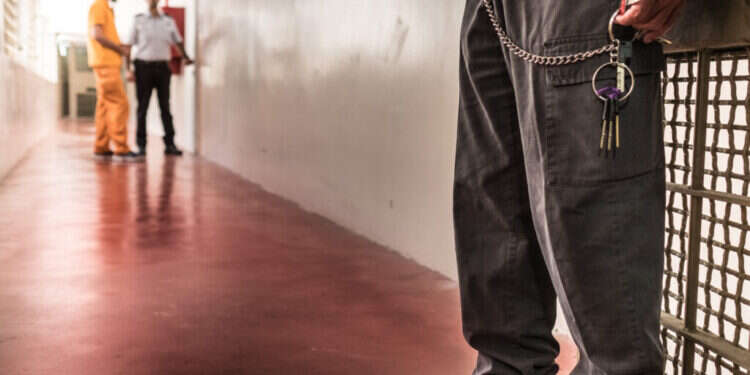 חיי בית הסוהר הופכים לכלא נפשי גם לסוהרים. כלא איילו. צילום: דן חיימוביץ חיי בית הסוהר הופכים לכלא נפשי גם לסוהרים. כלא איילו. צילום: דן חיימוביץ