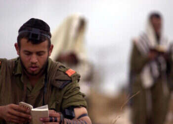 חייל בגדוד הנח"ל החרדי במהלך הטירונות. צילום: יואב גוטרמן, דובר צה"ל