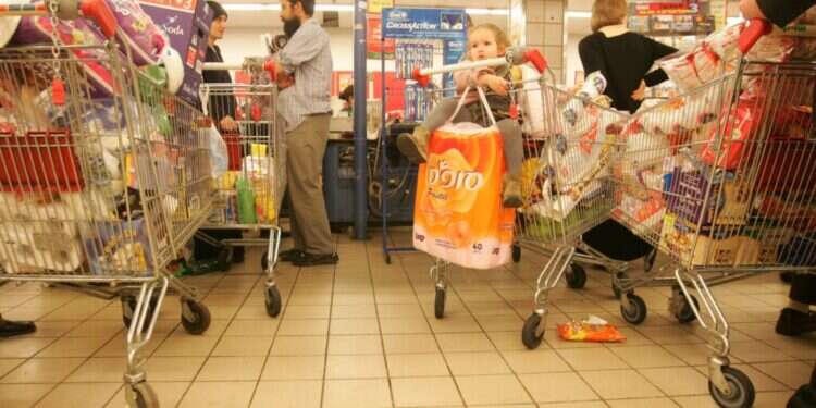 קניות בסופר, אילוסטרציה. צילום: מרים צחי קניות בסופר, אילוסטרציה. צילום: מרים צחי