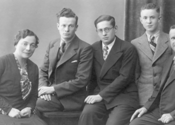 משפחת מילר, 1935 . מימין: מקס, וילי (13), מיינהולד (16), הרברט(20) וקלרה. צילום: מאוסף משפחת מור