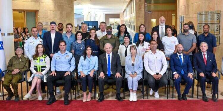 משיאי המשואות עם ראש הממשלה, תשפ"ד. צילום: קובי גדעון - לע״מ