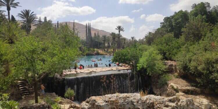 סליק פצצות ועמק המעיינות: טיולים מומלצים ליום העצמאות