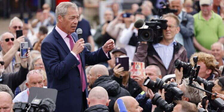 "פופוליסט גאה". נייג'ל פארג'. צילום: EPA