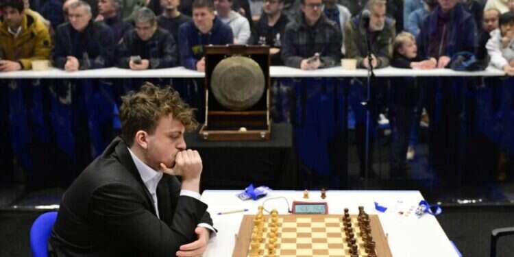 הטכנולוגיה מתקדמת אך המשחק נשאר שמרני וג'נטלמני. נימן בטורניר "טאטה סטיל" בהולנד, ינואר 2024. צילום: אי.פי.איי