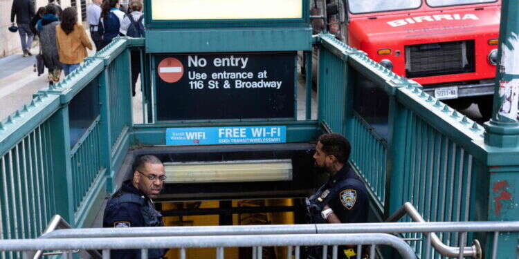 "ציונים, רדו מהרכבת": האנטישמיות בניו יורק גואה