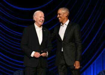 יחסי הקרבה בין השניים ידועים, אך מדובר בלא יותר מפנטזיה קולנועית. אובמה וביידן. צילום: AFP