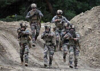 צרפת מעמיקה את החרם על חברות ישראליות בתערוכת הנשק