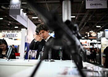 תערוכת הנשק יורוסאטורי בצרפת