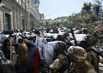 הפיכה צבאית או הצגה להמונים? חיילי בוליביה הסתערו על ארמון הממשלה ונסוגו