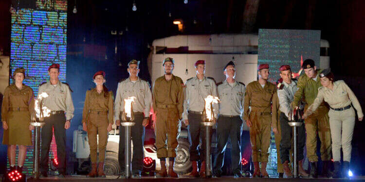 חיילי צבא ההגנה לישראל באירוע לציון יום ירושלים בגבעת התחמושת, 2019. צילום: קובי גדעון - לע חיילי צבא ההגנה לישראל באירוע לציון יום ירושלים בגבעת התחמושת, 2019. צילום: קובי גדעון - לע"מ