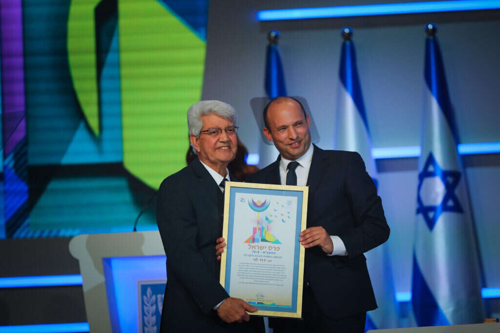 עם שר החינוך בנט בטקס קבלת פרס ישראל, 2018. צילום: הדס פרוש, פלאש 90