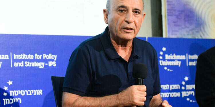 סמך על המצרים. שאול מופז. צילום: אבשלום ששוני, פלאש 90 סמך על המצרים. שאול מופז. צילום: אבשלום ששוני, פלאש 90