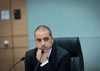 למען דרעי: יו"ר הקואליציה הדיח את הח"כים שהתנגדו לחוק הרבנים