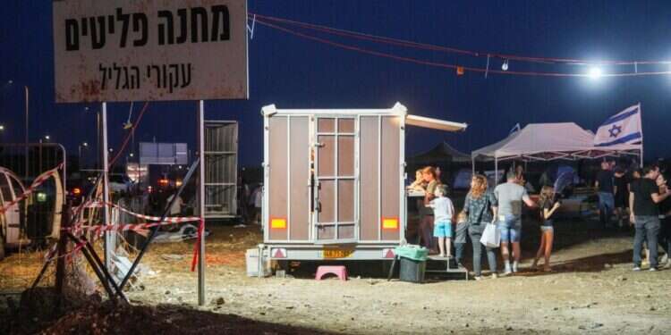 עיר אוהלים בצומת עמיעד. צילום: אייל מרגולין, פלאש 90