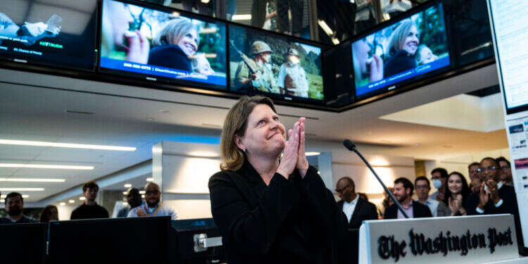 הגיעה מ-AP ולא הצליחה להציל את העיתון. סאלי באזבי. צילום: גטי אימג'ס הגיעה מ-AP ולא הצליחה להציל את העיתון. סאלי באזבי. צילום: גטי אימג'ס