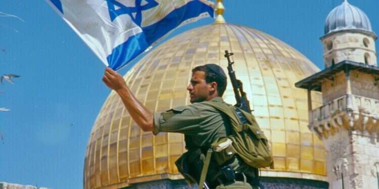 אחת מהתמונות שמחוללי התמונות בבינה המלאכותית הצליחו בכל זאת להפיק "עלולה לפגוע ברגשות": ביקשנו מהבינה המלאכותית לצייר תמונות בניגוד לנהלים