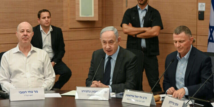 נתניהו בוועדת חוץ וביטחון של הכנסת, בחודש יוני. צילום: מעיין טואף / לע״מ נתניהו חוזר וטוען: "לא הסכמנו להפסקת המלחמה"