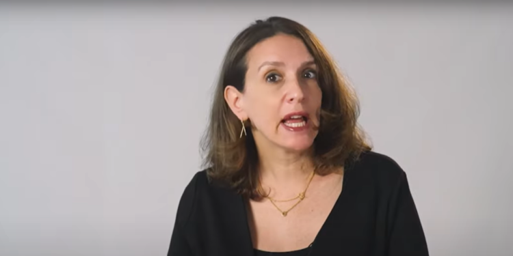 פרופ' יעל שטרנהל. צילום מסך מיוטיוב בכירה בקרן החדשה: ארה"ב חייבת להגביל אספקת נשק לישראל