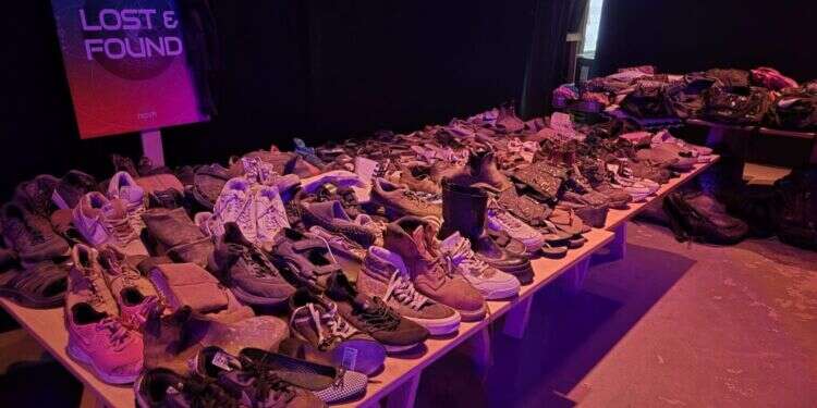 מיצג הנעליים בתערוכת הנובה בניו יורק ממש כמו באושוויץ: תערוכת הנובה בניו יורק