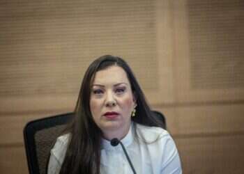 טלי גוטליב בקבוצה פנימית: שלושה חברי קואליציה יצביעו נגד חוק הרבנים