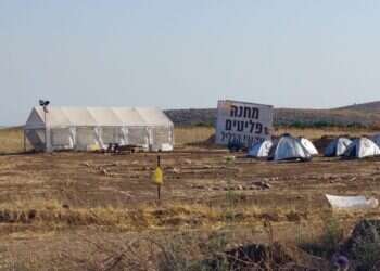 סאגה של הארכות בהולות: קיצור תולדות פינוי יישובי הצפון