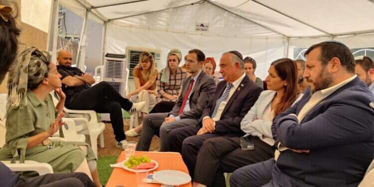 "איבדנו את הבנים הכי טובים שלנו": נתניהו הגיע לניחום אבלים בעלי