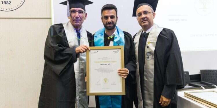 יוסף חדאד קיבל תואר כבוד מאונ' אריאל: "יהיה לי יותר קל להפריך את שקר האפרטהייד"