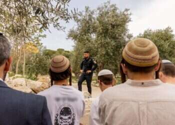 תובע פיצויים: "מנעו ממני לעלות להר כי אני בעל פאות"