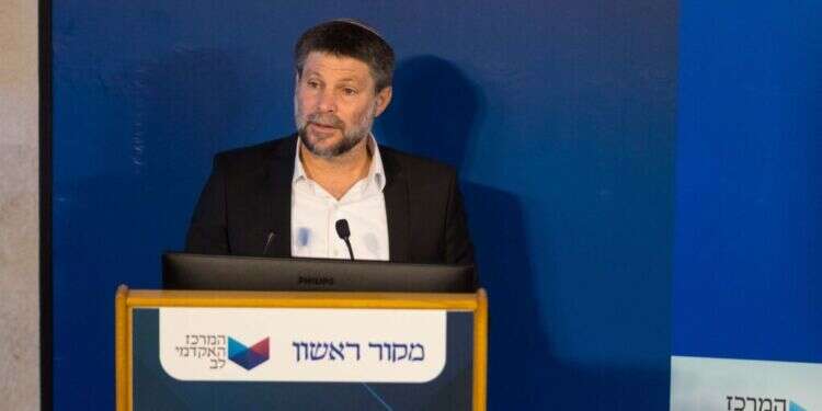 סמוטריץ': "אין מנוס ממלחמה חדה ומהירה" עם חיזבאללה