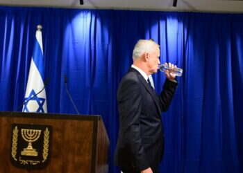 גנץ אחרי הודעת הפרישה, ביום ראשון. צילום: יוסי זליגר