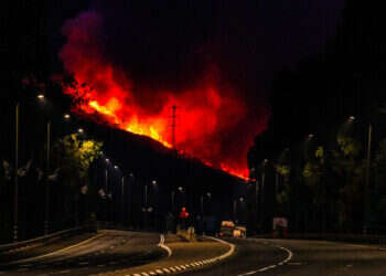 שרפה מעל קריית שמונה, יוני 24'. צילום: אייל מרגולין, פלאש 90