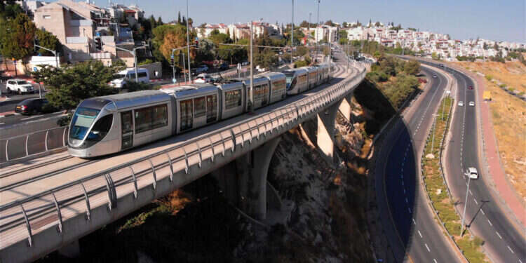 הרכבת הקלה בירושלים. צילום: שאטרסטוק הרכבת הקלה בירושלים. צילום: שאטרסטוק