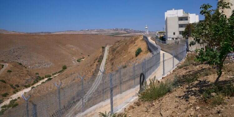 גבול לבנון. צילום: שאטרסטוק רג'ר גבול ישראל לבנון