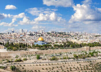 הר הבית והעיר העתיקה בירושלים במבט מהר הזיתים. צילום: שאטרסטוק