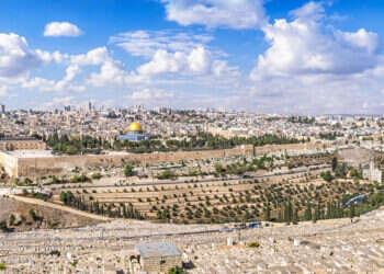 הר הבית והעיר העתיקה בירושלים במבט מהר הזיתים. צילום: שאטרסטוק
