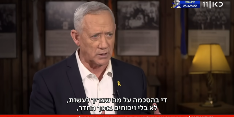 בני גנץ בראיון. צילום מסך כאן 11 בליץ הראיונות של בני גנץ מלמד בעיקר מה אין לו