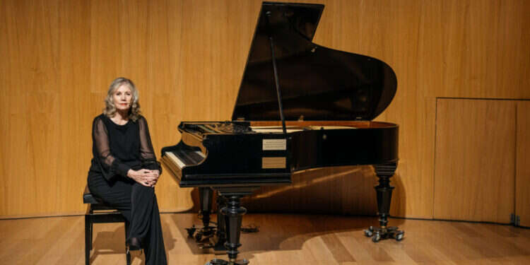 "כשלעצמי, הייתי מוכנה לנחות כאן כבר ב־ 8 באוקטובר". גולבק. צילום: אבישג שאר־ישוב