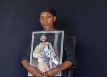 "עמנואל לא אמר לנו שהוא בעזה. הוא אמר לנו 'אני במחשבים'". ממיי ואנדייהו פלקה. צילום: יוסי אלוני