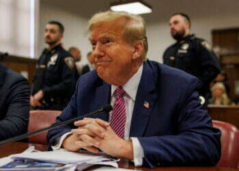 טראמפ באולם הדיונים במנהטן במהלך משפט תשלום דמי השתיקה. צילום: EPA