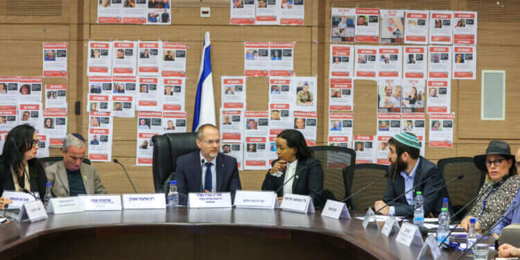 הדיון בוועדת העלייה, הקליטה והתפוצות. צילום: נועם מושקוביץ' -דוברות הכנסת. הדיון בוועדת העלייה, הקליטה והתפוצות. צילום: נועם מושקוביץ' -דוברות הכנסת.