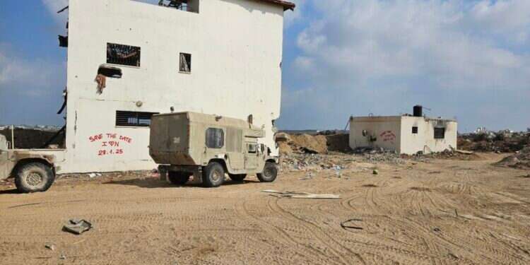 כוחות צה "המדינה חייבת הרבה למשרתי המילואים": עם הלוחמים בציר נצרים