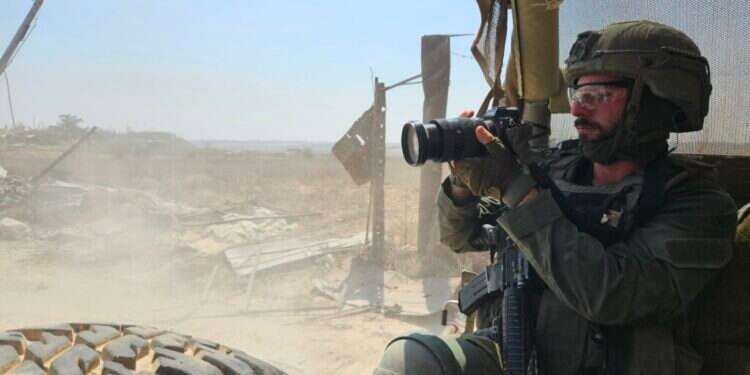 "המדינה חייבת הרבה למשרתי המילואים": עם הלוחמים בציר נצרים