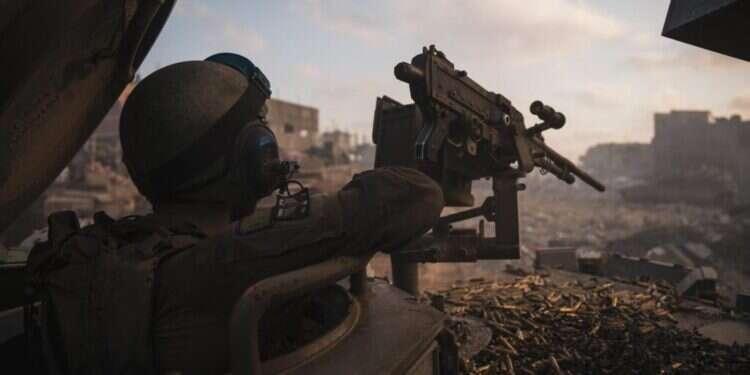 לוחמי צה"ל ברצועת עזה. צילום: דובר צה"ל חרבות ברזל