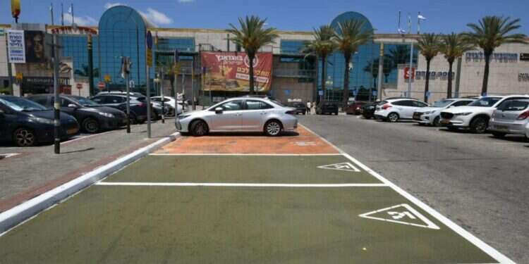 חניות למילואימניקים בראשון לציון. צילום: עיריית ראשון לציון ראשון לציון מצדיעה: חניות ייעודיות למשרתי המילואים