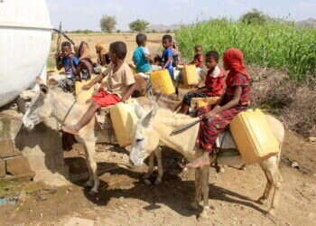 מיכל מים מאולתר בתימן. צילום: AFP