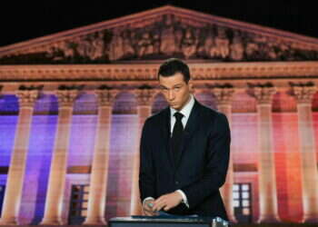 הבחירות בצרפת: הימין מתקרב לשלטון – עם ראש ממשלה בן 28