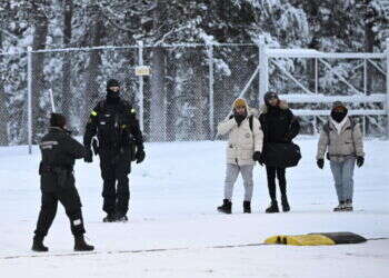 "לוחמה היברידית של רוסיה": פינלנד נאבקת במסתננים – למרות החוק הבינלאומי