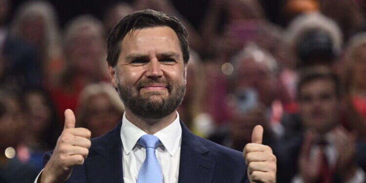 ג'יי.די ואנס: טראמפ בחר בסגן נשיא שהוא העתק מדויק של עצמו