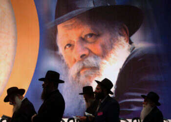 היום כל הארגונים היהודיים בארה"ב חושבים איך ללמוד מחב"ד". עצרת תפילה ביום הסתלקות הרבי. צילום: איי.פי